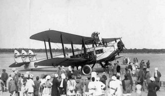 G-EBMX DH Hercules (Secretary of State's flight Croydon-Delhi Jan 1927) in Karachi 0920-0010a]